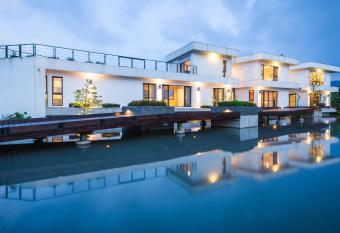 Lei Garden Inn has Balcony rooms