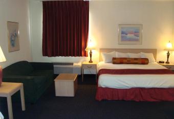 Hotel Pigeon Forge has rooms with a private hot tub