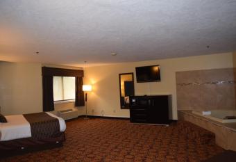 Best Western Monticello allows 18 year olds to book a room
