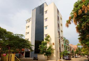 Treebo Trend Mel s Suites Indiranagar has Smoking rooms