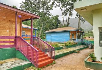 The Wooden Homes allows 18 year olds to book a room