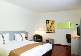 Holiday Inn Z  rich Messe, an IHG Hotel allows 18 year olds to book a room