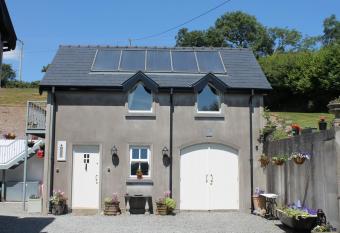 The Loft, Apple Lodge & Blossom Lodge allows 18 year olds to book a room