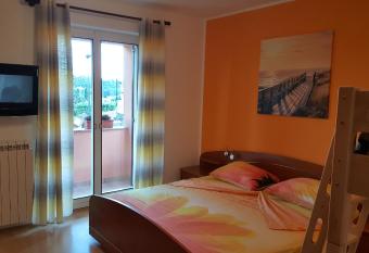 Apartment Kalin allows 18 year olds to book a room