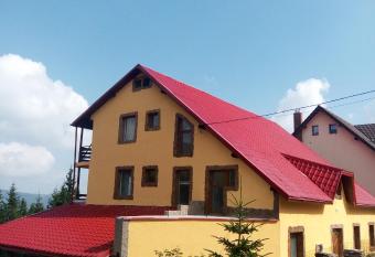 Vila Panda has Balcony rooms