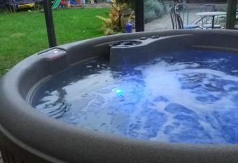 Aliz Apartman allows 18 year olds to book a room