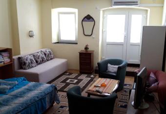 Guest House Stari Grad has Smoking rooms