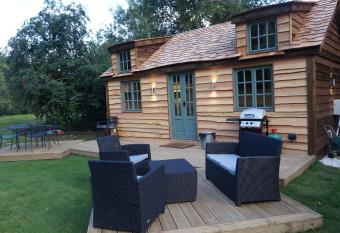 The Secret Cottages has Balcony rooms