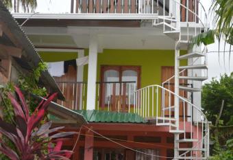 Hotel Restaurante Los Cocos has Balcony rooms