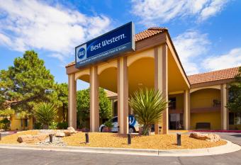 Best Western Airport Albuquerque Innsuites Hotel & Suites allows 18 year olds to book a room