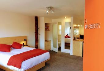 Heliotrope Hotel has Balcony rooms