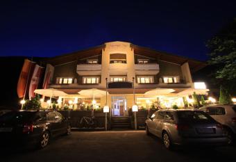 Haiminger Hof allows 18 year olds to book a room