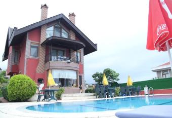 Dikcati Pension has Balcony rooms