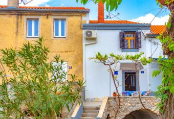 Kuca za odmor Kornic has Smoking/Balcony rooms