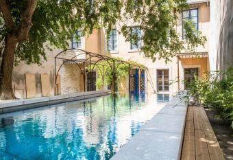 B&B Les chambres d Aim   allows 18 year olds to book a room