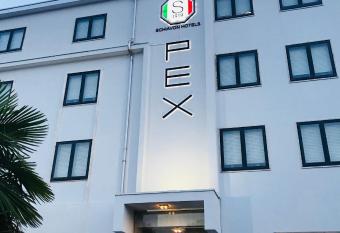 Hotel Pex Padova allows 18 year olds to book a room