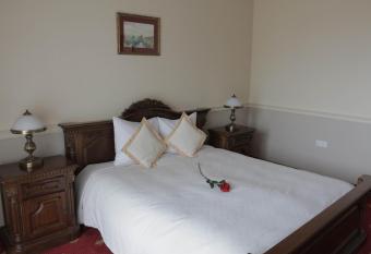 Hotel Slavia has rooms with a private hot tub