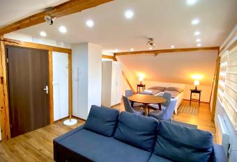 House by the River has Balcony rooms