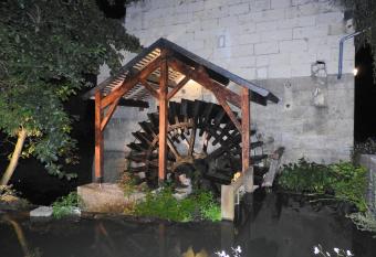 Le Moulin De Saussaye allows 18 year olds to book a room