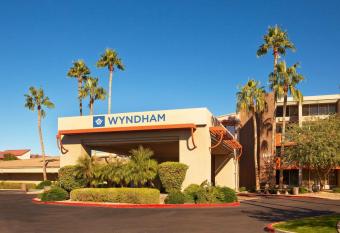 Wyndham Phoenix Airport/Tempe has Balcony rooms