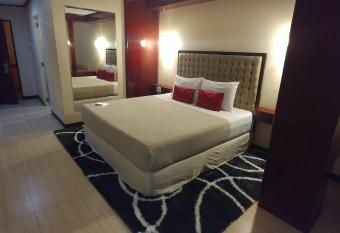 Cebu Dulcinea Hotel and Suites-MACTAN AIRPORT HOTEL allows 18 year olds to book a room