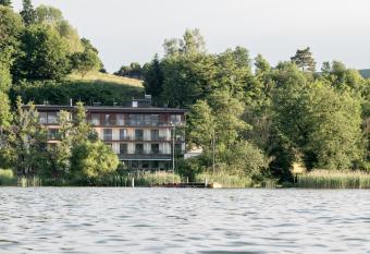 Seehotel Restaurant Lackner allows 18 year olds to book a room