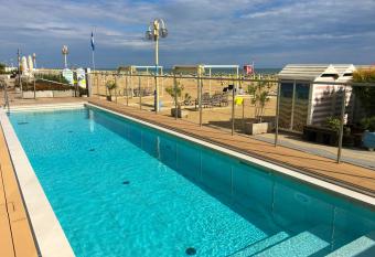 Hotels Vidi Miramare & Delfino allows 18 year olds to book a room