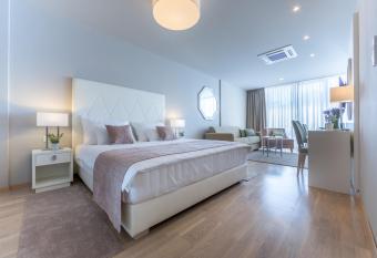 Apartments & Rooms Preelook allows 18 year olds to book a room