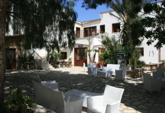 Hotel Il Cortile has Balcony rooms