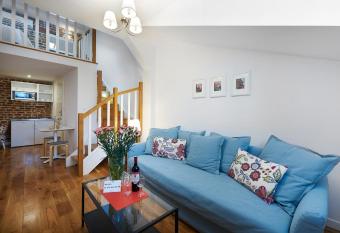 Go    bia 8 Residence allows 18 year olds to book a room