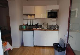 Au Petivall Studio has Balcony rooms