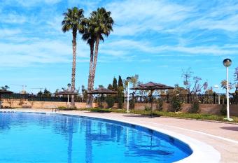 ACV - Costa Caribe II-2   linea, planta 6, sur 2 allows 18 year olds to book a room