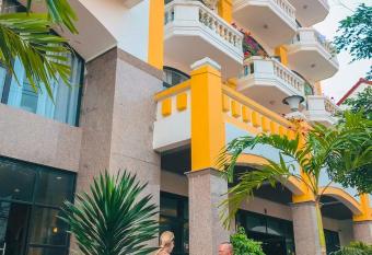 Sea and Sand Hotel allows 18 year olds to book a room