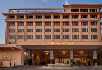 The Everest Hotel allows 18 year olds to book a room