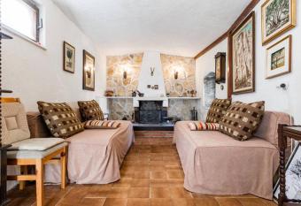 Kuca Mari has Balcony rooms