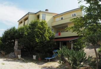 Apartmani Sanja has Smoking rooms