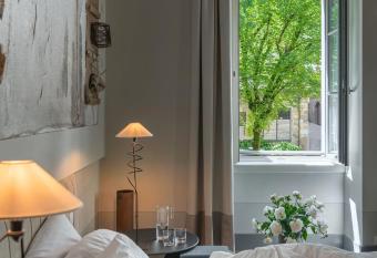 GombitHotel allows 18 year olds to book a room