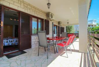 Zelena oaza Apartment has Balcony rooms