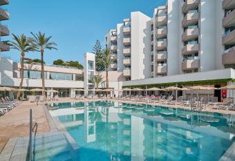 Hipotels Bah  a Grande Aparthotel has Balcony rooms