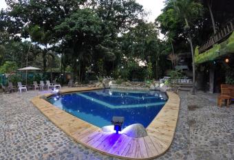 EcoHostal Rio Piedra allows 18 year olds to book a room