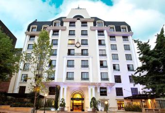 Hotel Estelar Suites Jones allows 18 year olds to book a room