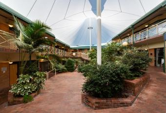 Mayfair Plaza Motel and Apartments allows 18 year olds to book a room