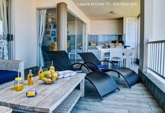Laguna la Crete 74 & 90 allows 18 year olds to book a room