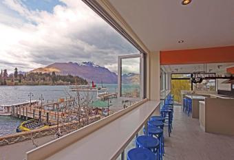 Absoloot Hostel Queenstown allows 18 year olds to book a room