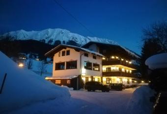 Bed & Breakfast Der Tiroler has Balcony rooms