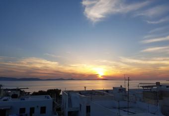 Island Flavor - Magical Sunset View allows 18 year olds to book a room