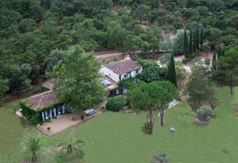 Domaine Louisiane allows 18 year olds to book a room