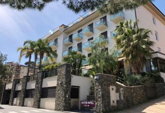 Hotel Ariston & Apartments has Balcony rooms