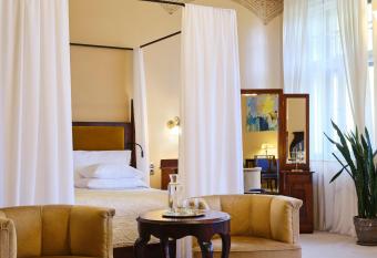 Villa Ammende Restaurant and Hotel has Balcony rooms