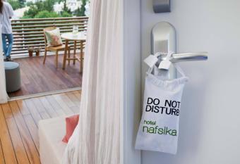 Coco-Mat Hotel Nafsika has rooms with a private hot tub